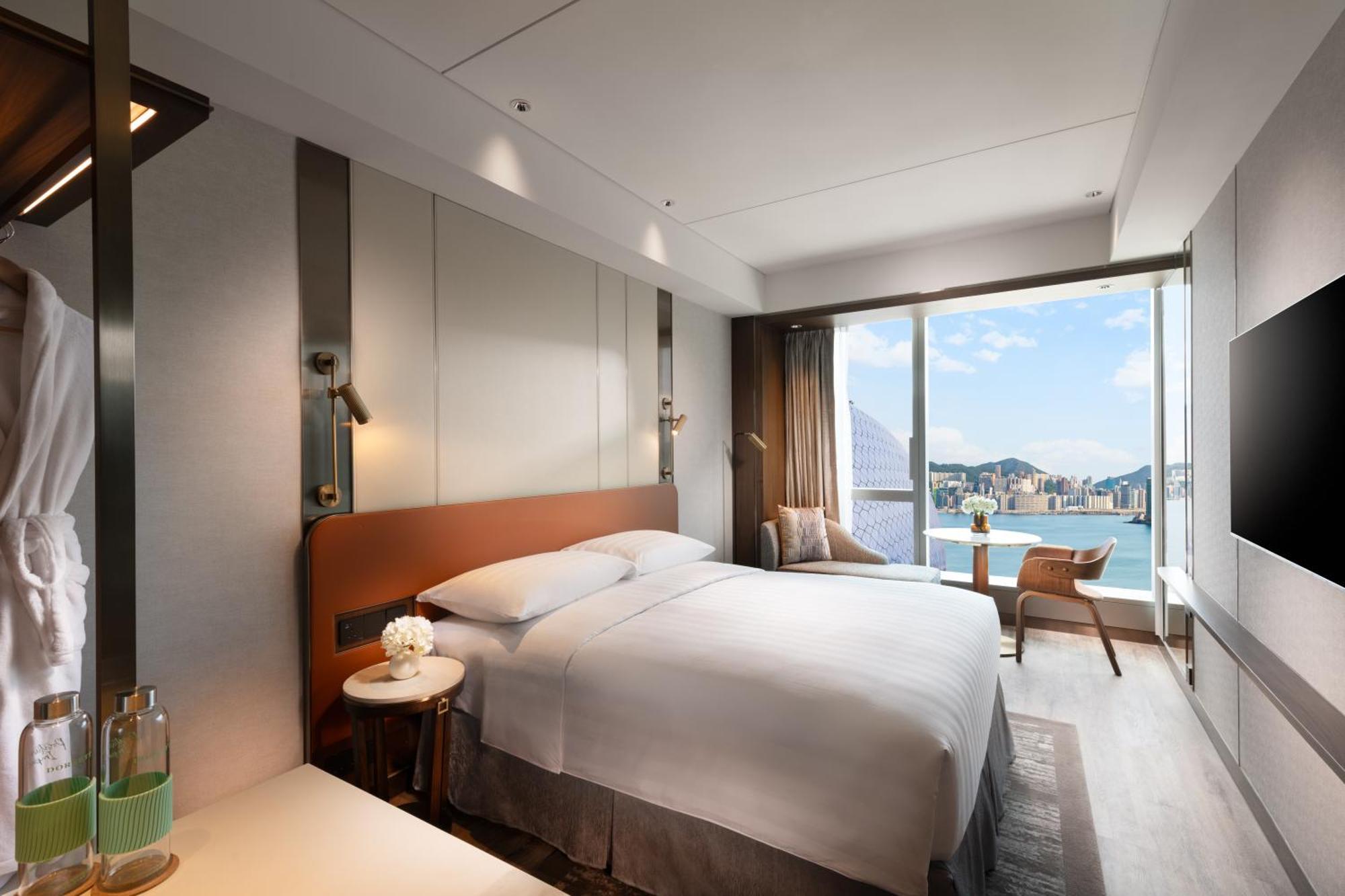 Premier Harbor View Room with Queen bed
